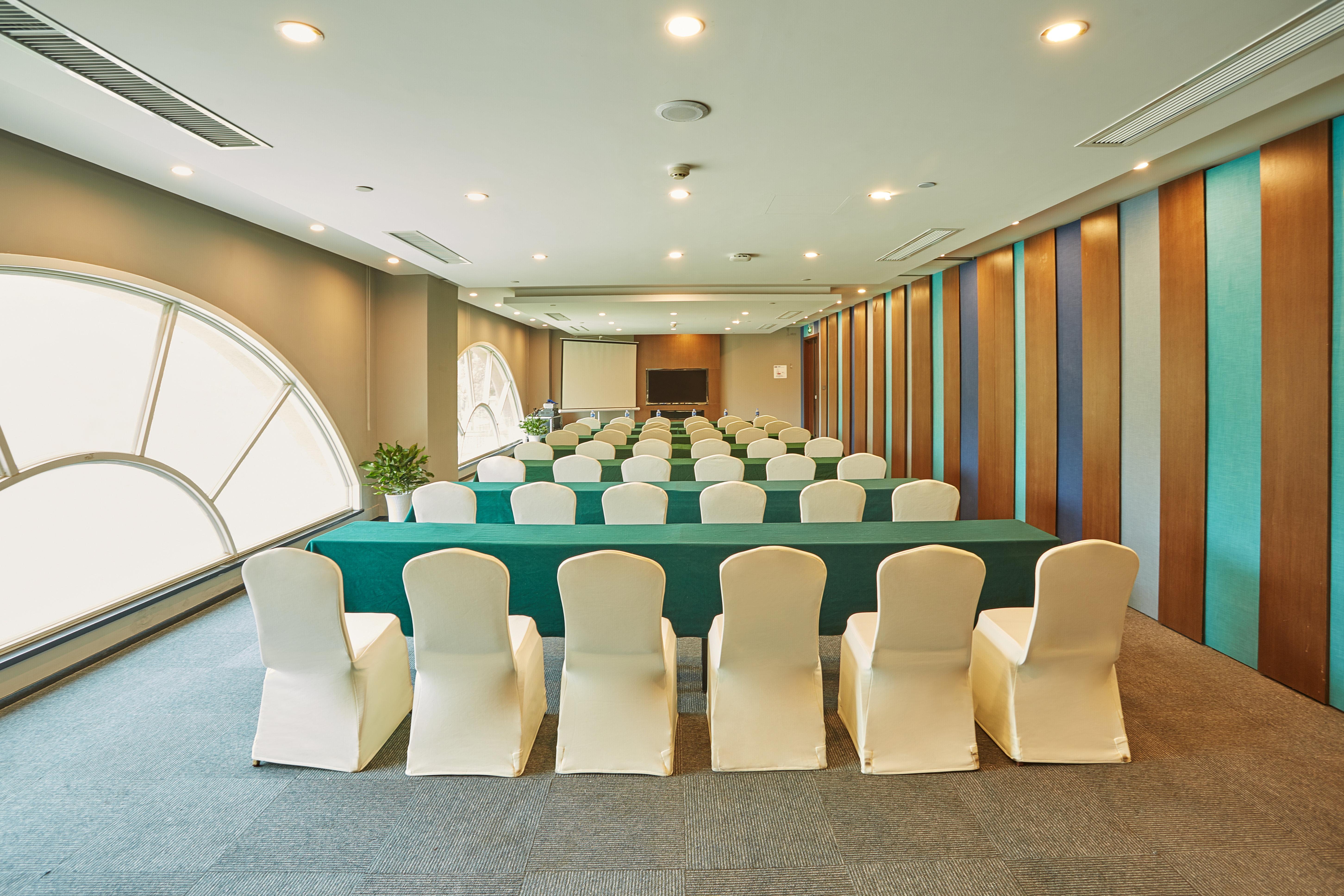 Holiday Inn Express Nanjing Xuanwu Lake By Ihg Exterior photo