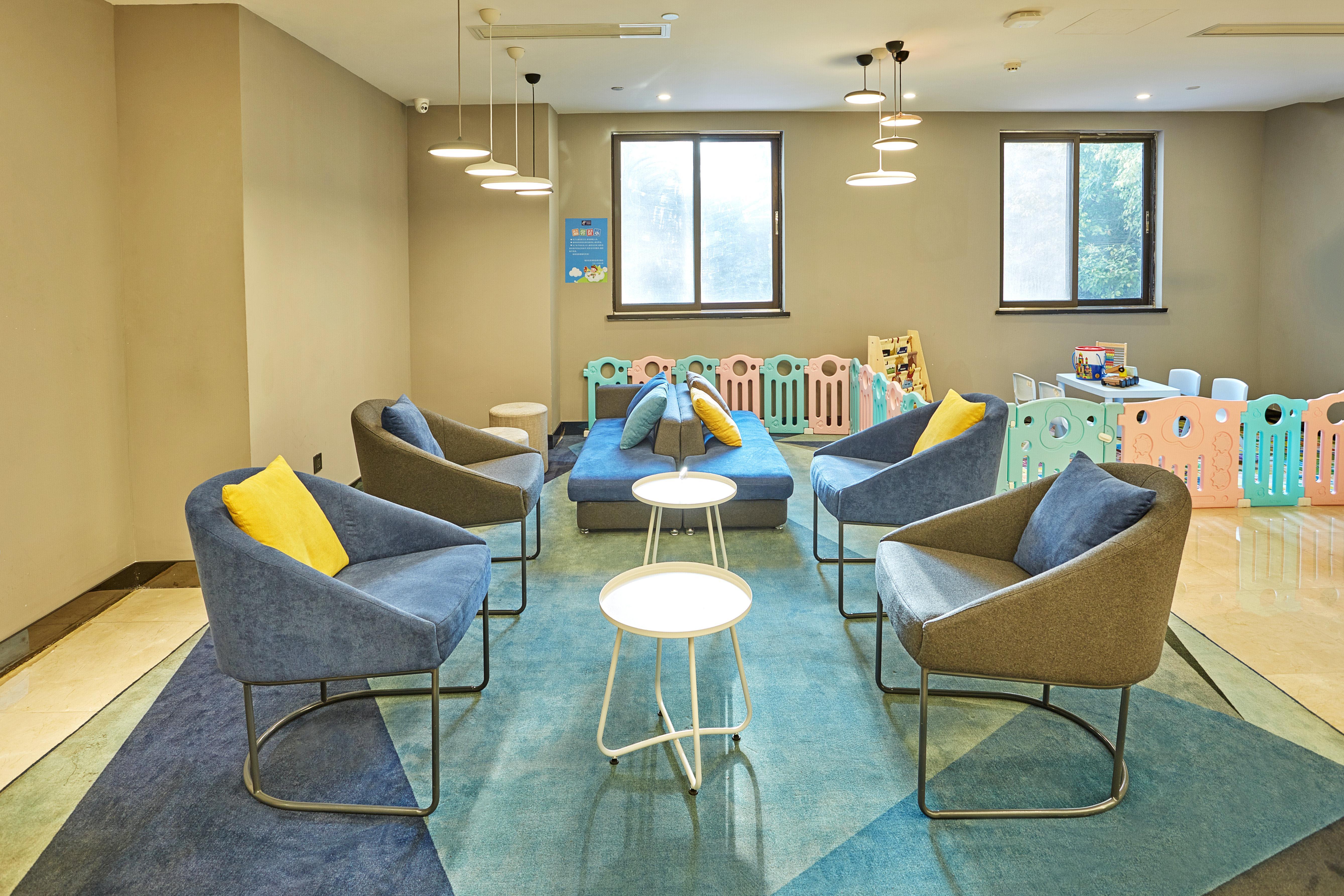 Holiday Inn Express Nanjing Xuanwu Lake By Ihg Exterior photo