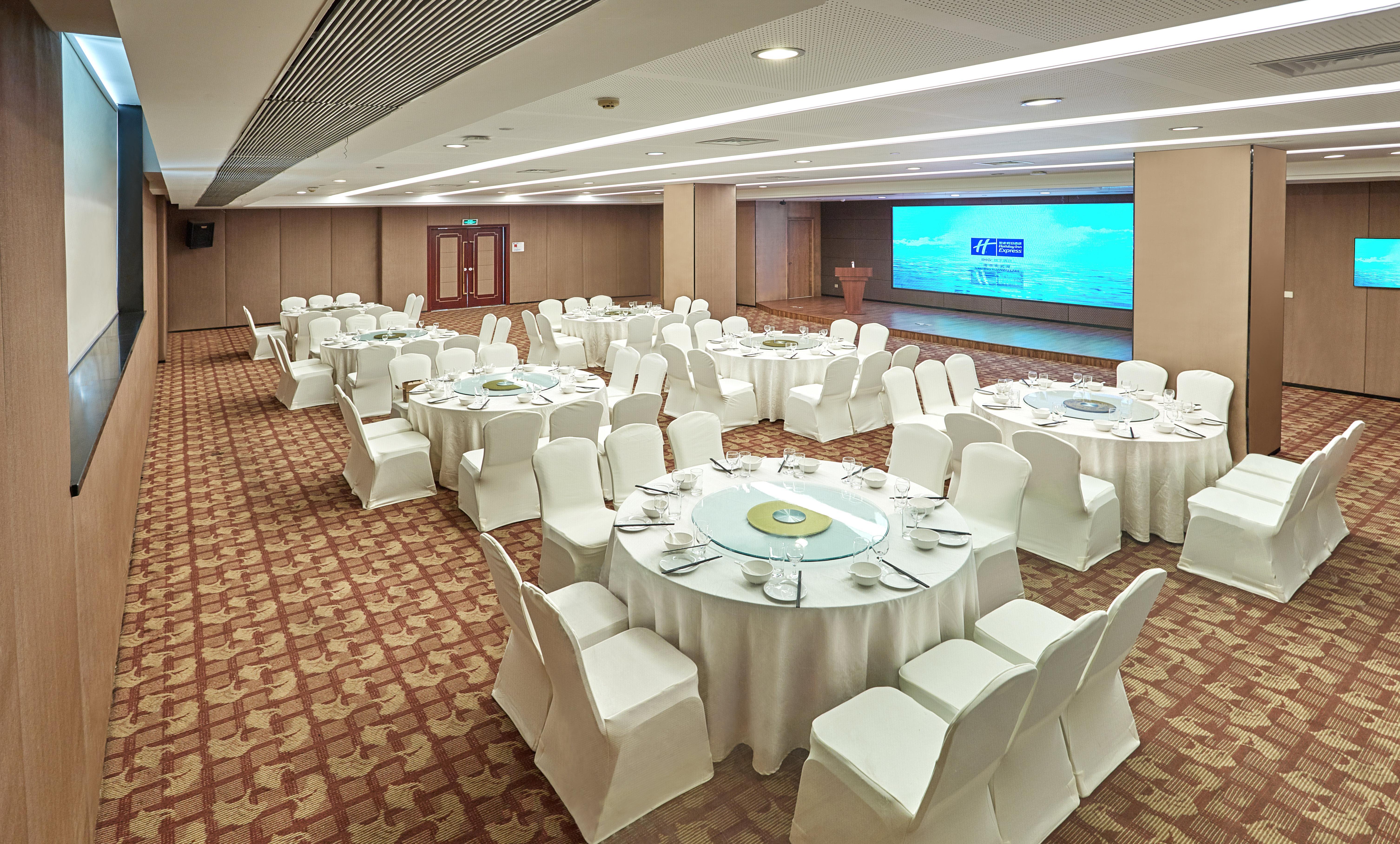 Holiday Inn Express Nanjing Xuanwu Lake By Ihg Exterior photo